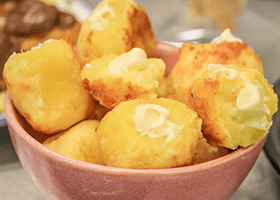 Pão de Queijo Recheado