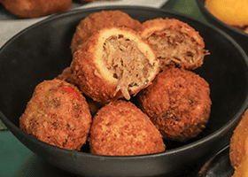 Bolinho de Costela